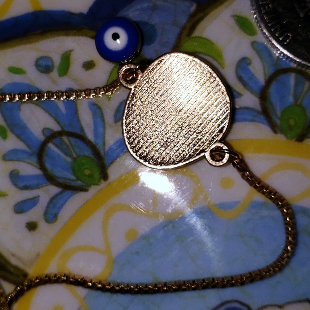 50% OFF 3+ | Lucky Round Evil Eye Slide Bracelet - Picture 4 of 5